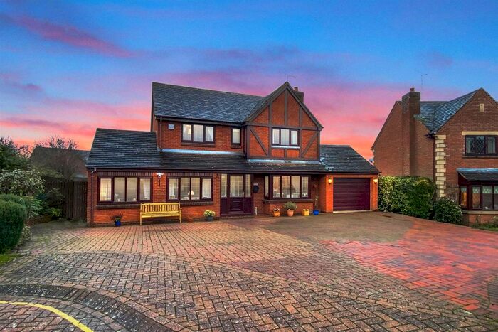 4 Bedroom Detached House For Sale In Broadwells Crescent, Westwood Heath, Coventry, CV4