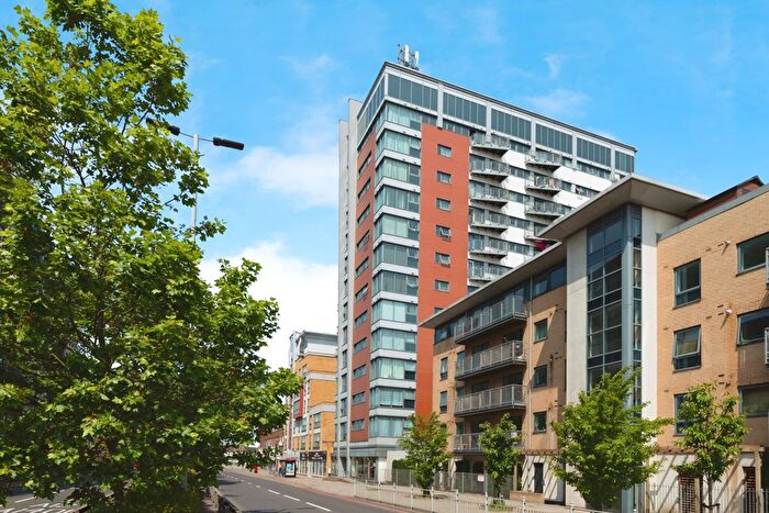 2 Bedroom Flat For Sale In Eastern Avenue, Gants Hill, IG2