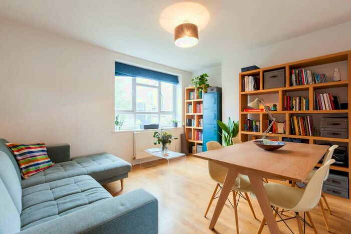 2 Bedroom Flat To Rent In Chart Street, Hoxton, London, N1
