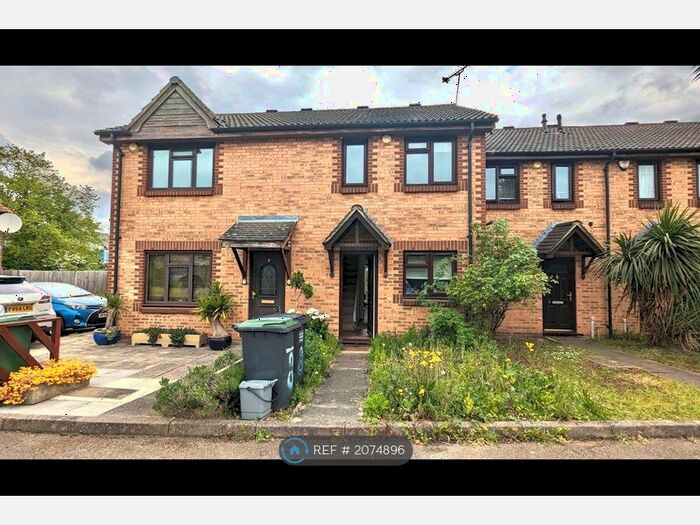 2 Bedroom Terraced House To Rent In Pear Close, London, SE14