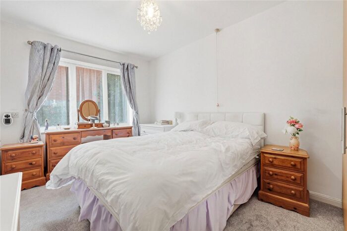 2 Bedroom Bungalow For Sale In Allington Court, Outwood Common Road, Billericay, Essex, CM11