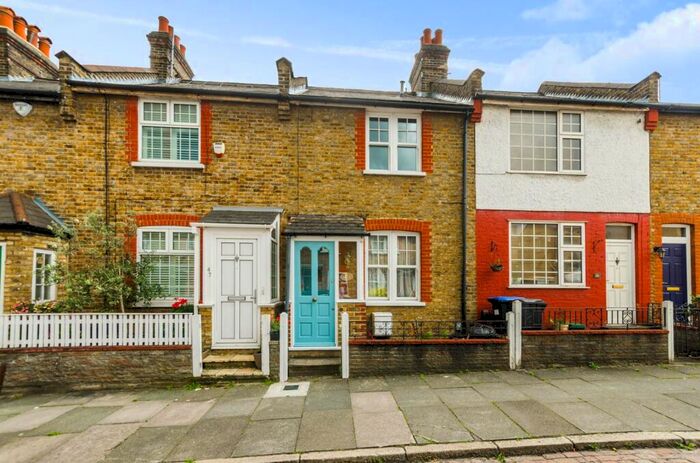 2 Bedroom House To Rent In Southgate, Southgate, London, N14
