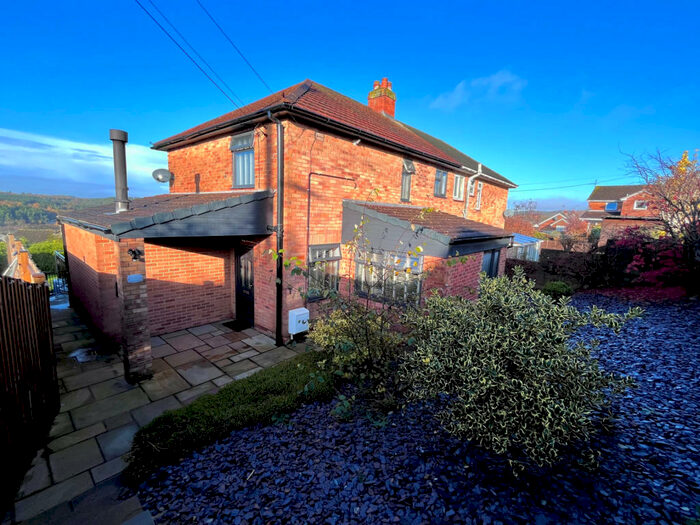 3 Bedroom Semi-Detached House To Rent In Meendhurst Road, Cinderford, GL14