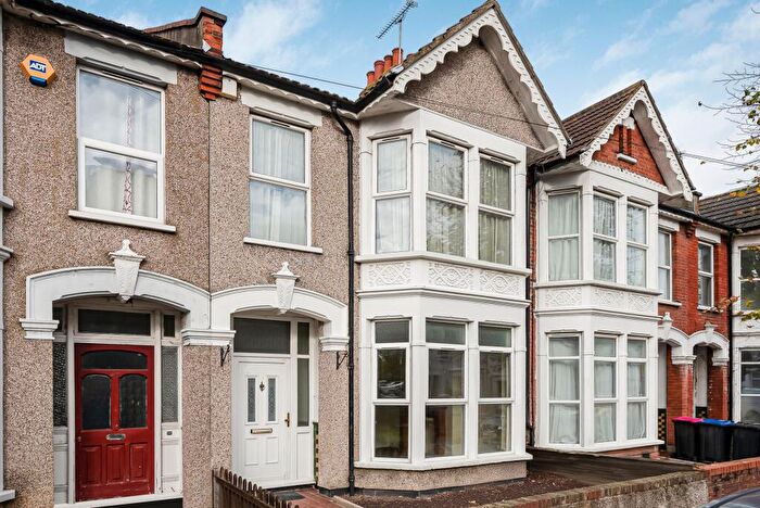 4 Bedroom Terraced House For Sale In Cliff Avenue, Westcliff-On-Sea, SS0