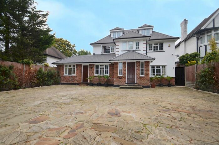 4 Bedroom Detached House To Rent In Swakeleys Road, Ickenham, UB10