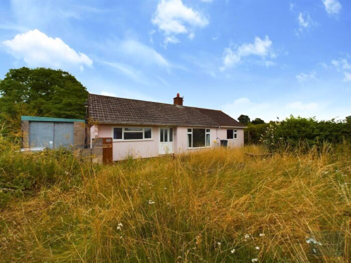 4 Bedroom Bungalow For Sale In Broadclyst Station, Devon, EX5