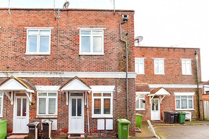 1 Bedroom Mews For Sale In Highland Road, Southsea, Hampshire, PO4