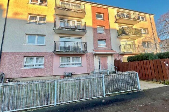 2 Bedroom Flat To Rent In Kerrycroy Street, Glasgow, G42