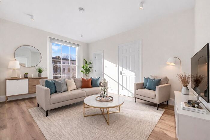 2 Bedroom Flat To Rent In New Cross Road, London, SE14