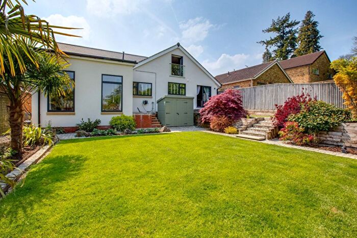 5 Bedroom Detached House For Sale In Runrig Hill, Chesham Bois, Amersham, Buckinghamshire, HP6