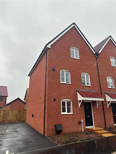 3 Bedroom Semi Detached House To Rent In Hart Road, Whiteley, Fareham, SO30