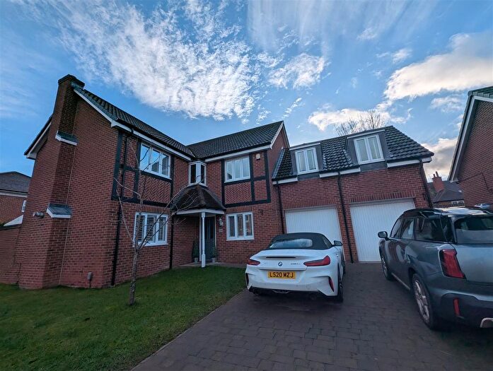 5 Bedroom Detached House For Sale In Glaisdale Court, Darlington, DL3