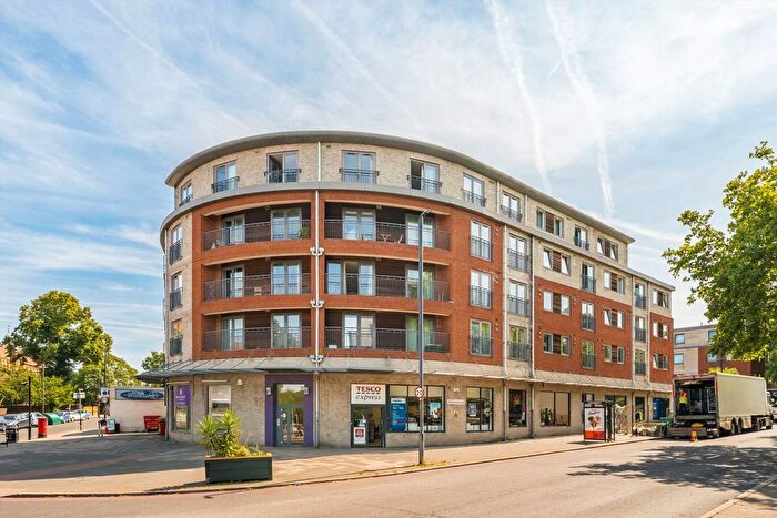 2 Bedroom Flat To Rent In Streatham Place, Brixton, SW2