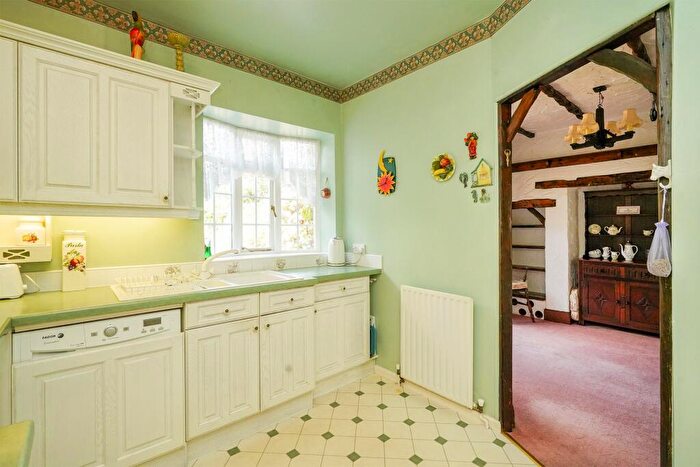 2 Bedroom Semi-Detached House For Sale In Bishopscourt Road, Sheffield, S8