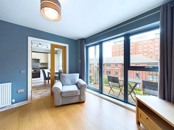 2 Bedroom Flat To Rent In West Bowling Green Street, Bonnington, Edinburgh, EH6