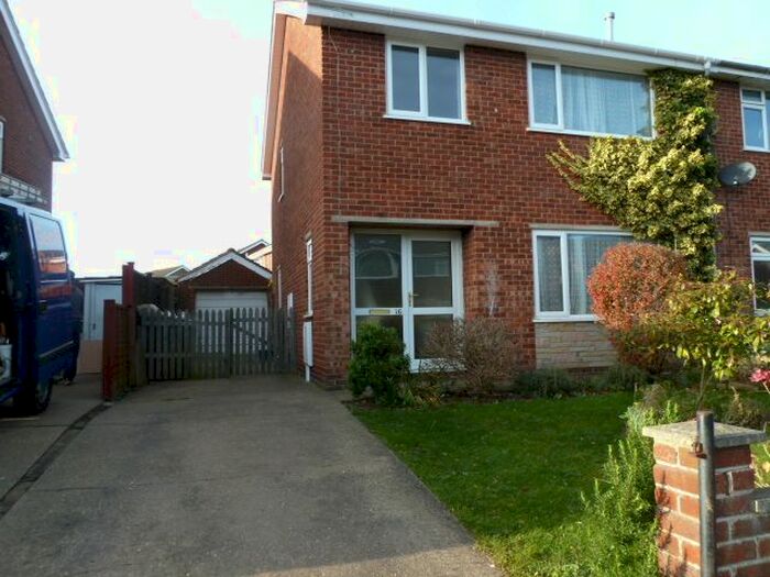 3 Bedroom Semi-Detached House To Rent In Chestnut Drive, Louth, LN11