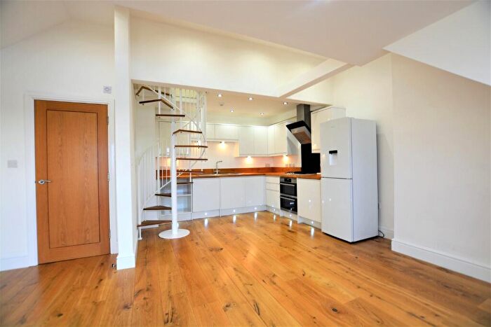 2 Bedroom Flat To Rent In Cromwell Road, Hove, BN3