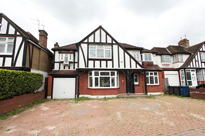 5 Bedroom Detached House To Rent In Edgwarebury Lane, Edgware, HA8