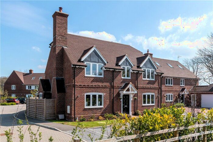 4 Bedroom Detached House For Sale In Fox Heath Gardens, Cane End, Reading, RG4
