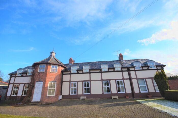 2 Bedroom Flat To Rent In Chester Road, Lavister, Rossett, LL12