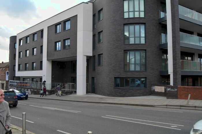 2 Bedroom Flat To Rent In Bentinck Road, West Drayton, UB7