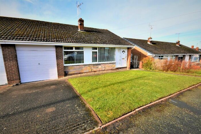3 Bedroom Bungalow To Rent In Ffordd Cynan, Borras, Wrexham, LL12