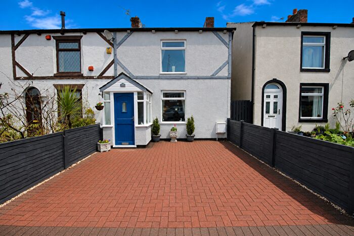 2 Bedroom Cottage For Sale In Manchester Road, Westhoughton, BL5