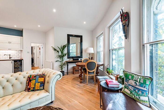 2 Bedroom Flat To Rent In Farringdon Road, London, EC1R