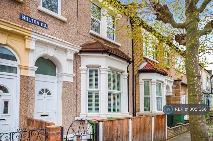 2 Bedroom Flat To Rent In Stratford, London, E15