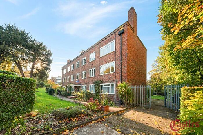 3 Bedroom Flat To Rent In Williams Close, Crouch End, N8