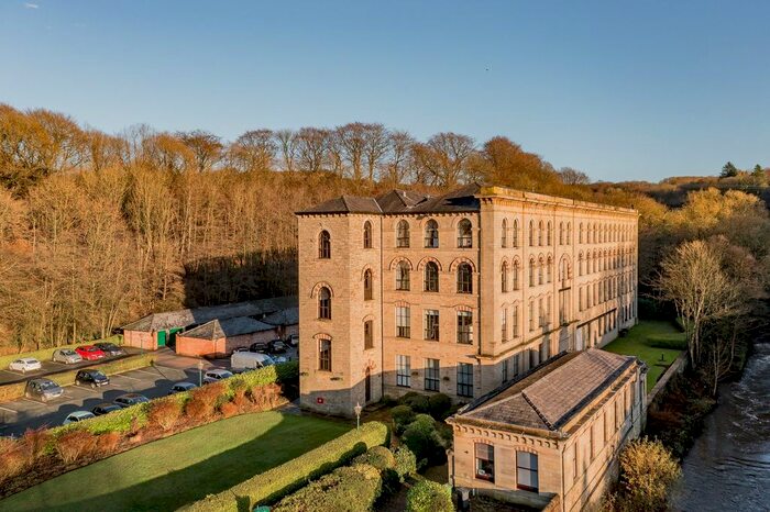 2 Bedroom Flat To Rent In Waterside Road, Summerseat, BL9