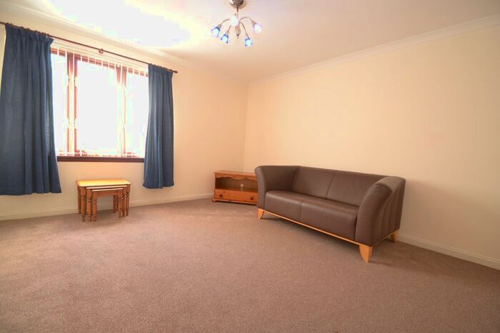 2 Bedroom Flat To Rent In South Elixa Place, Edinburgh EH8