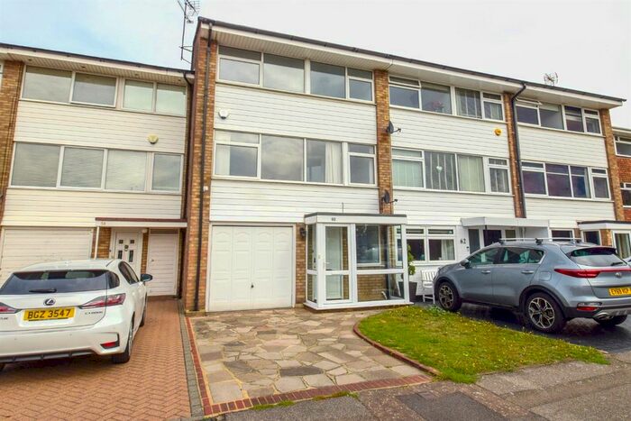 4 Bedroom Terraced House To Rent In Little Thorpe, Southend-On-Sea, SS1