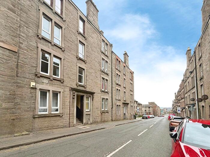 2 Bedroom Flat To Rent In Provost Road, Dundee, DD3