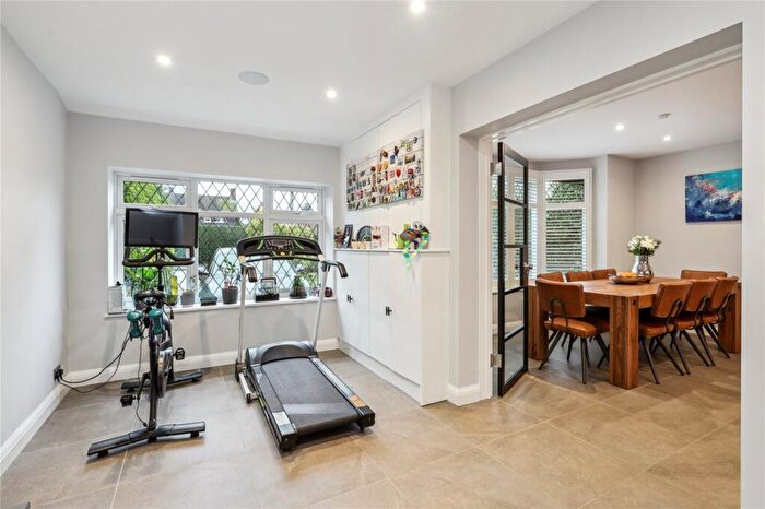 5 Bedroom Detached House For Sale In Rydens Avenue, Walton-On-Thames, KT12