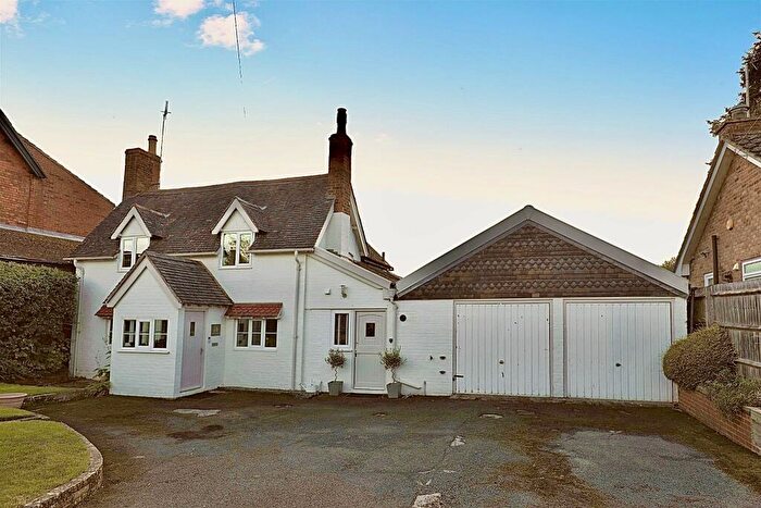 3 Bedroom Cottage For Sale In Church Street, Wellesbourne, Warwick, CV35