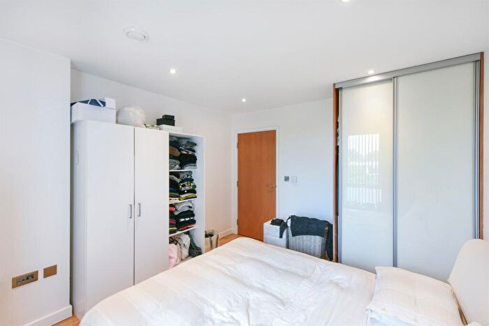 1 Bedroom Flat To Rent In Appold Court, Godfrey Place, E2