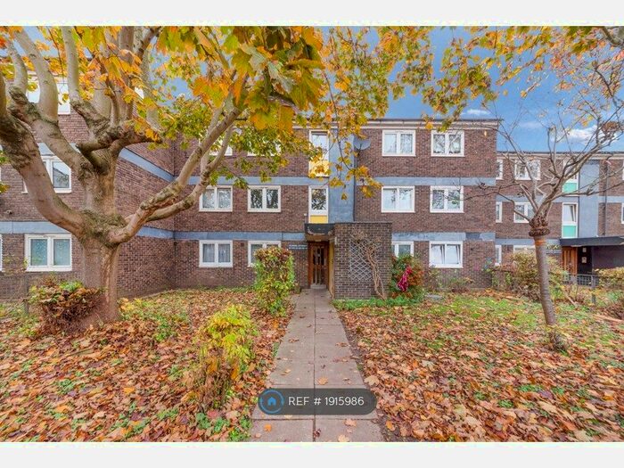 2 Bedroom Flat To Rent In Clegg Street, London, E13