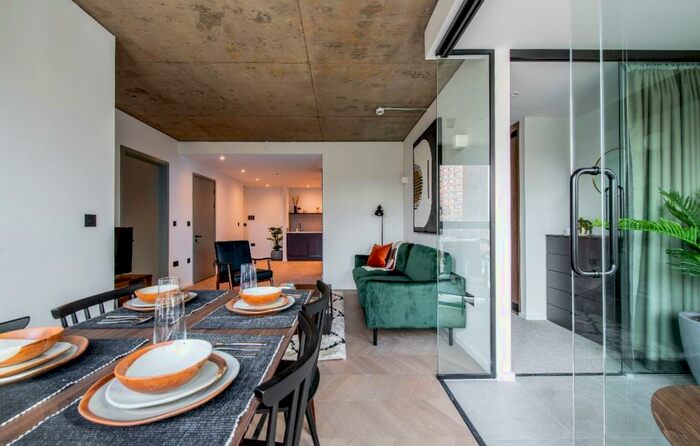 2 Bedroom Apartment To Rent In St Georges Gardens, M15