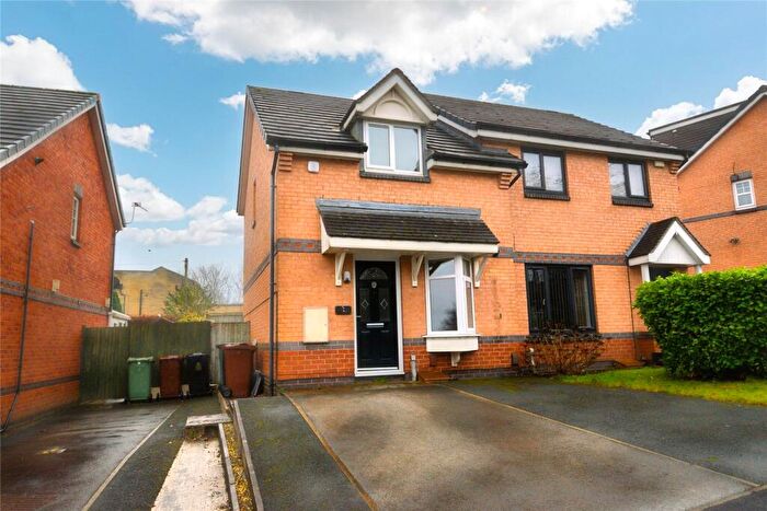 2 Bedroom Semi-Detached House To Rent In McLaren Fields, Leeds, LS13