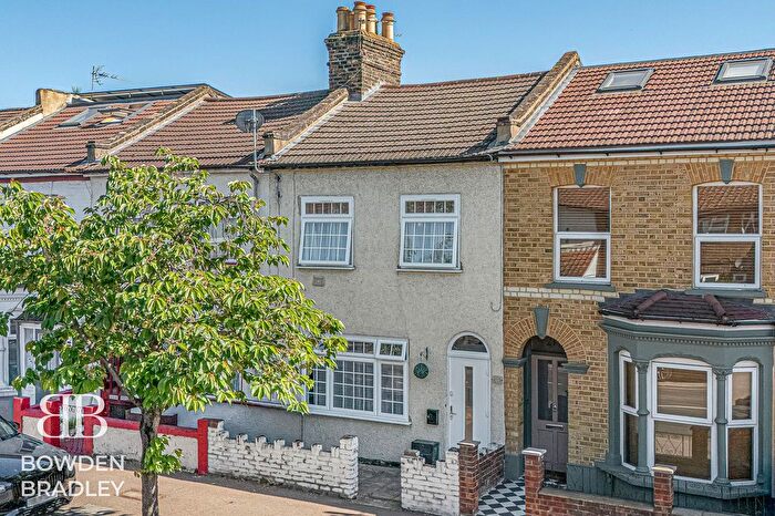 3 Bedroom Terraced House For Sale In Crownfield Road, Stratford, E15