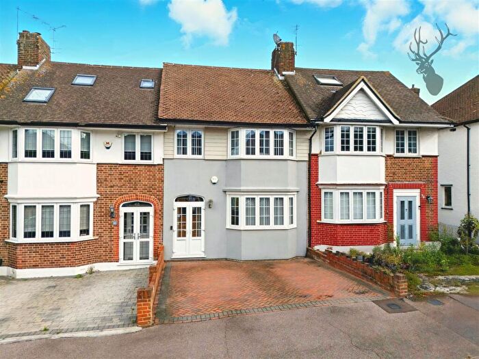 4 Bedroom Terraced House For Sale In Heriot Avenue, Chingford, E4