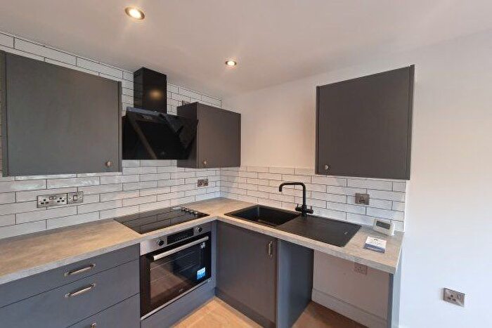 2 Bedroom Flat To Rent In Causeway Street Forde Court, Cydweli, SA17