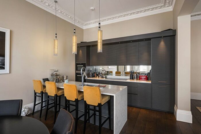 4 Bedroom Flat For Sale In De Vere Gardens, London, W8