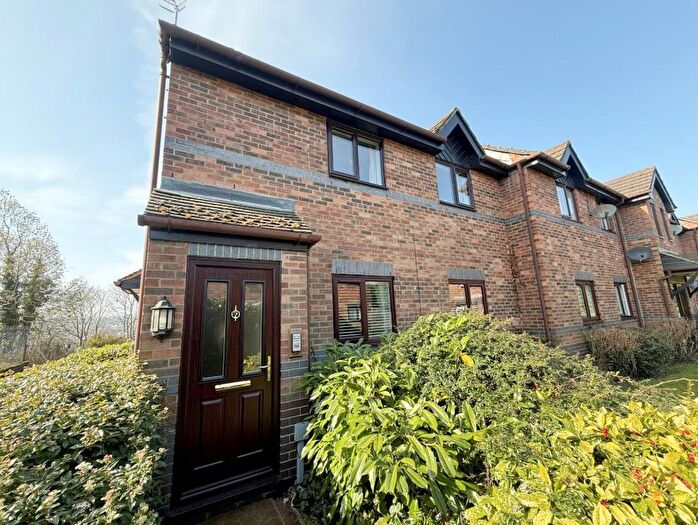 2 Bedroom Maisonette To Rent In Rosedale, Aldershot, GU12