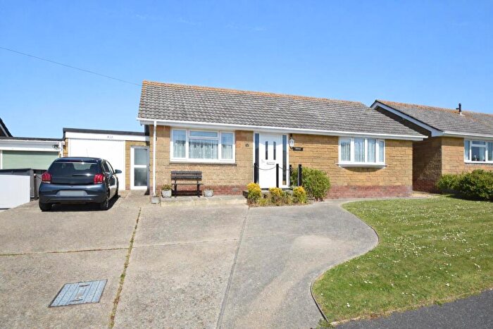 3 Bedroom Detached Bungalow For Sale In Short Walk To Beach * Yaverland, PO36