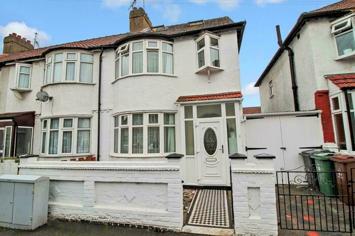 5 Bedroom Terraced House To Rent In Sanderstead Road, Leyton, E10
