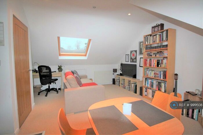 1 Bedroom Flat To Rent In Highview Gardens, Edgware, HA8