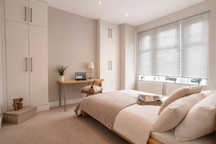 3 Bedroom Flat To Rent In Stondon Park, Honor Oak, London, SE23