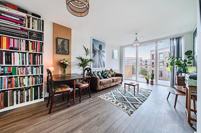 1 Bedroom Flat For Sale In Dixie Court, Adenmore Road, London, SE6